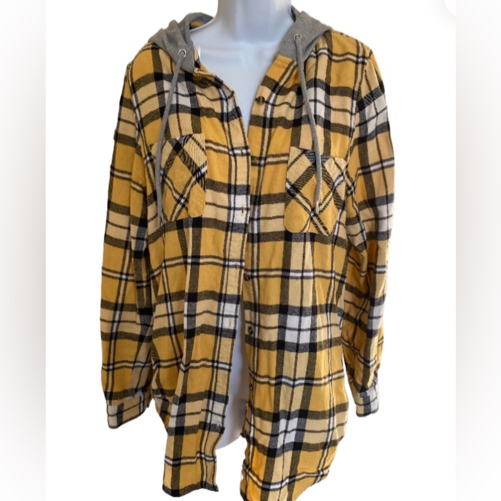 ⭐️4/$30 PattenButton Down